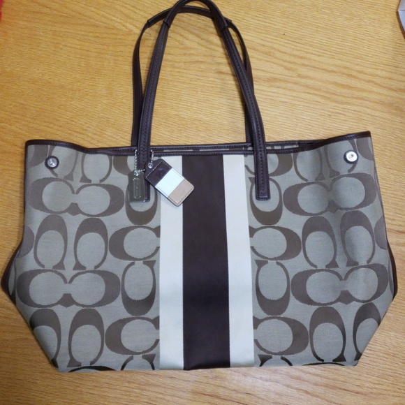 Coach Handbags - COACH hamptons signature weekend purse bag tote